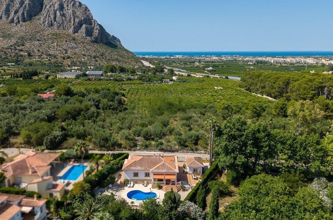 3 bedroom Villa for sale in Beniarbeig with pool garage - € 499,000 (Ref: 9966123)