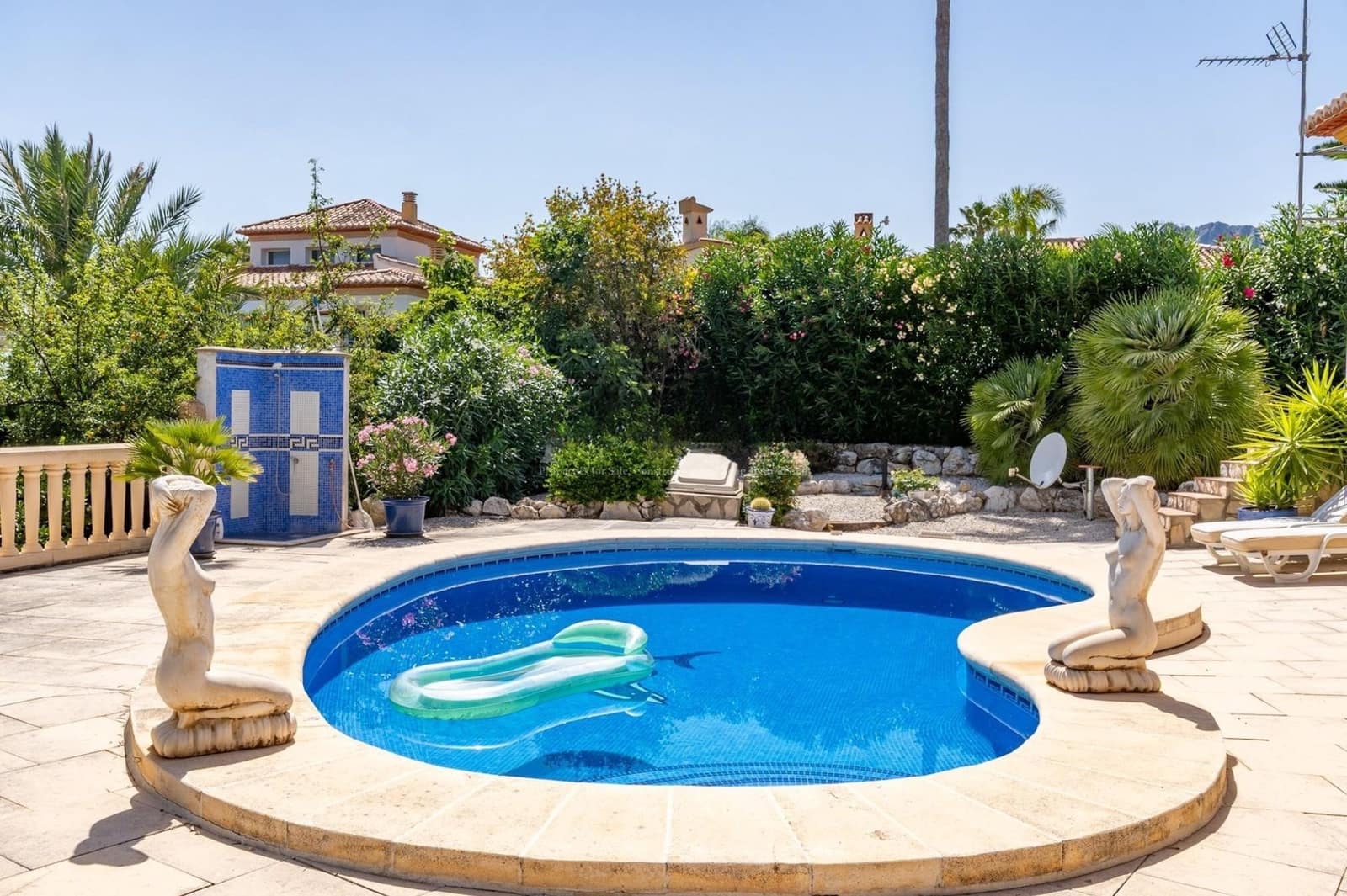 3 bedroom Villa for sale in Beniarbeig with pool garage - € 499,000 (Ref: 9966123)