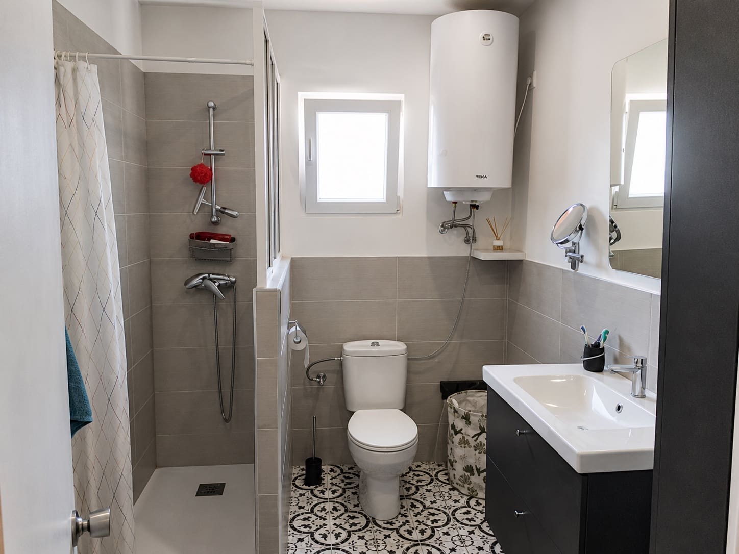 4 bedroom Villa for sale in Montroy with pool garage - € 259,000 (Ref: 9981806)