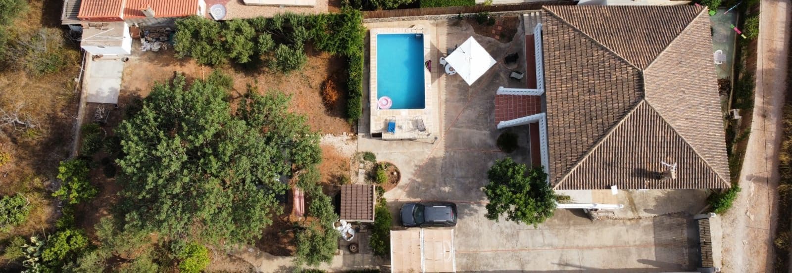 4 bedroom Villa for sale in Montroy with pool garage - € 259,000 (Ref: 9981806)