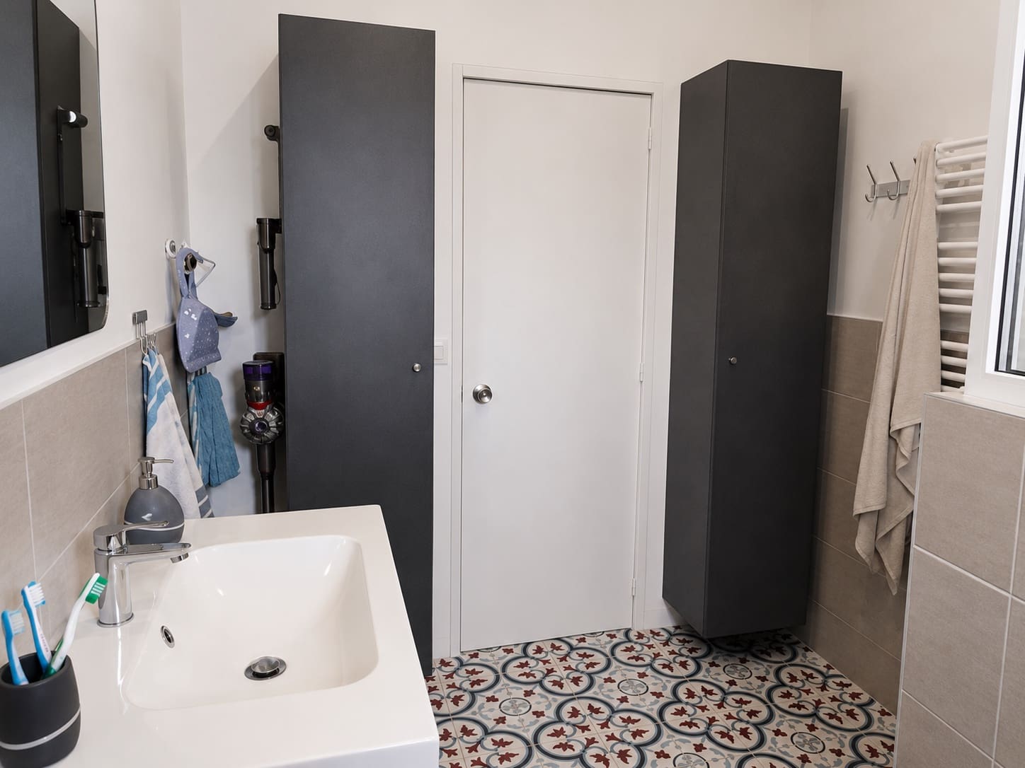 4 bedroom Villa for sale in Montroy with pool garage - € 259,000 (Ref: 9981806)