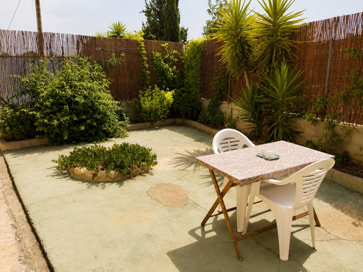 4 bedroom Villa for sale in Montroy with pool garage - € 259,000 (Ref: 9981806)