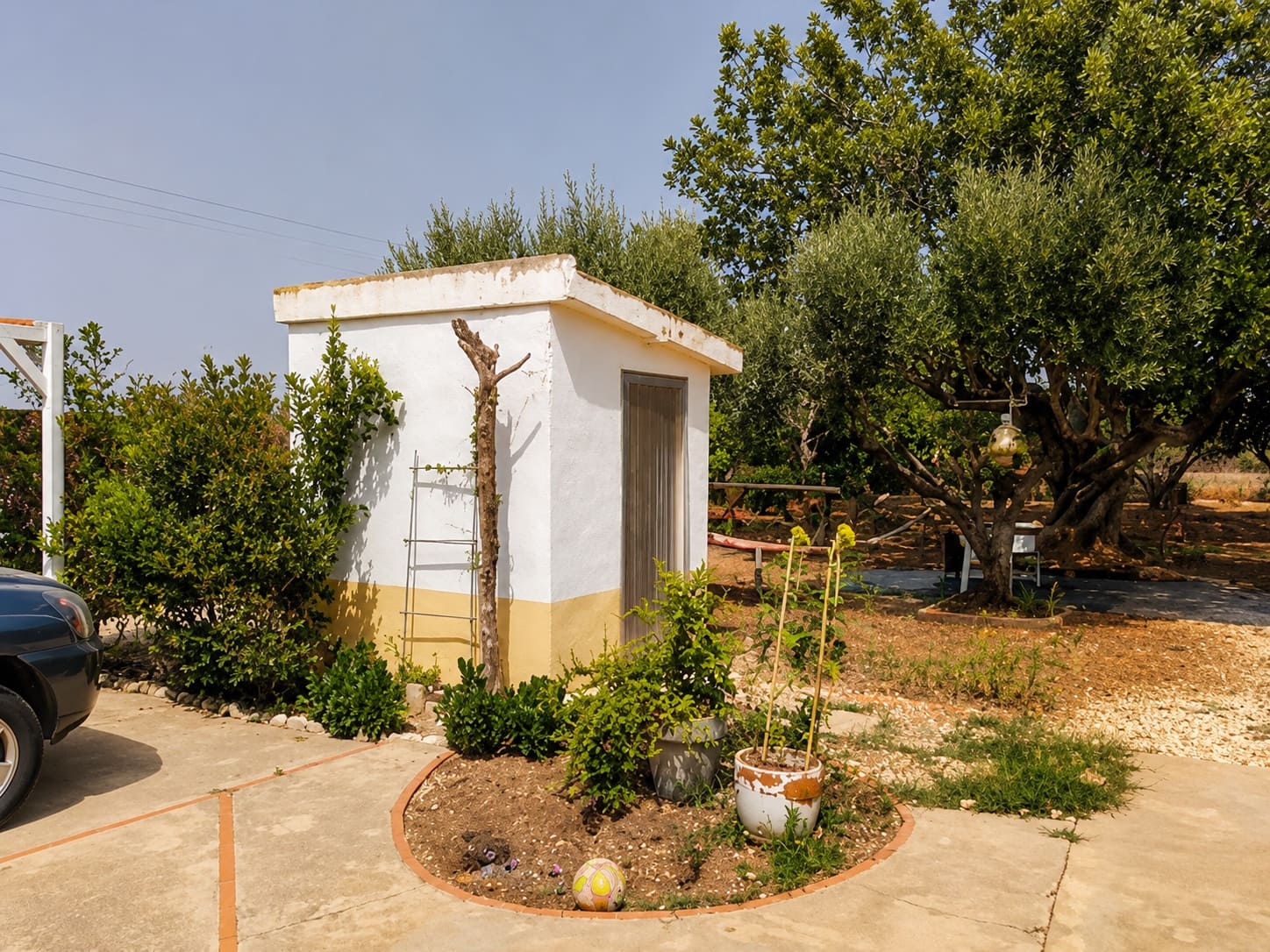 4 bedroom Villa for sale in Montroy with pool garage - € 259,000 (Ref: 9981806)
