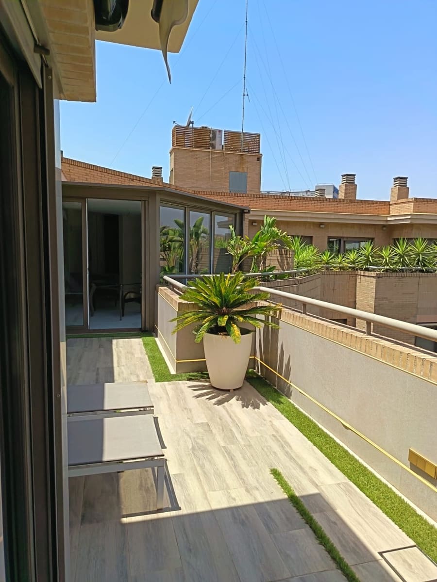 3 sypialnia Penthouse na sprzedaż w Miasto Walencja z basenem garażem - 1 167 000 € (Ref: 9398031)