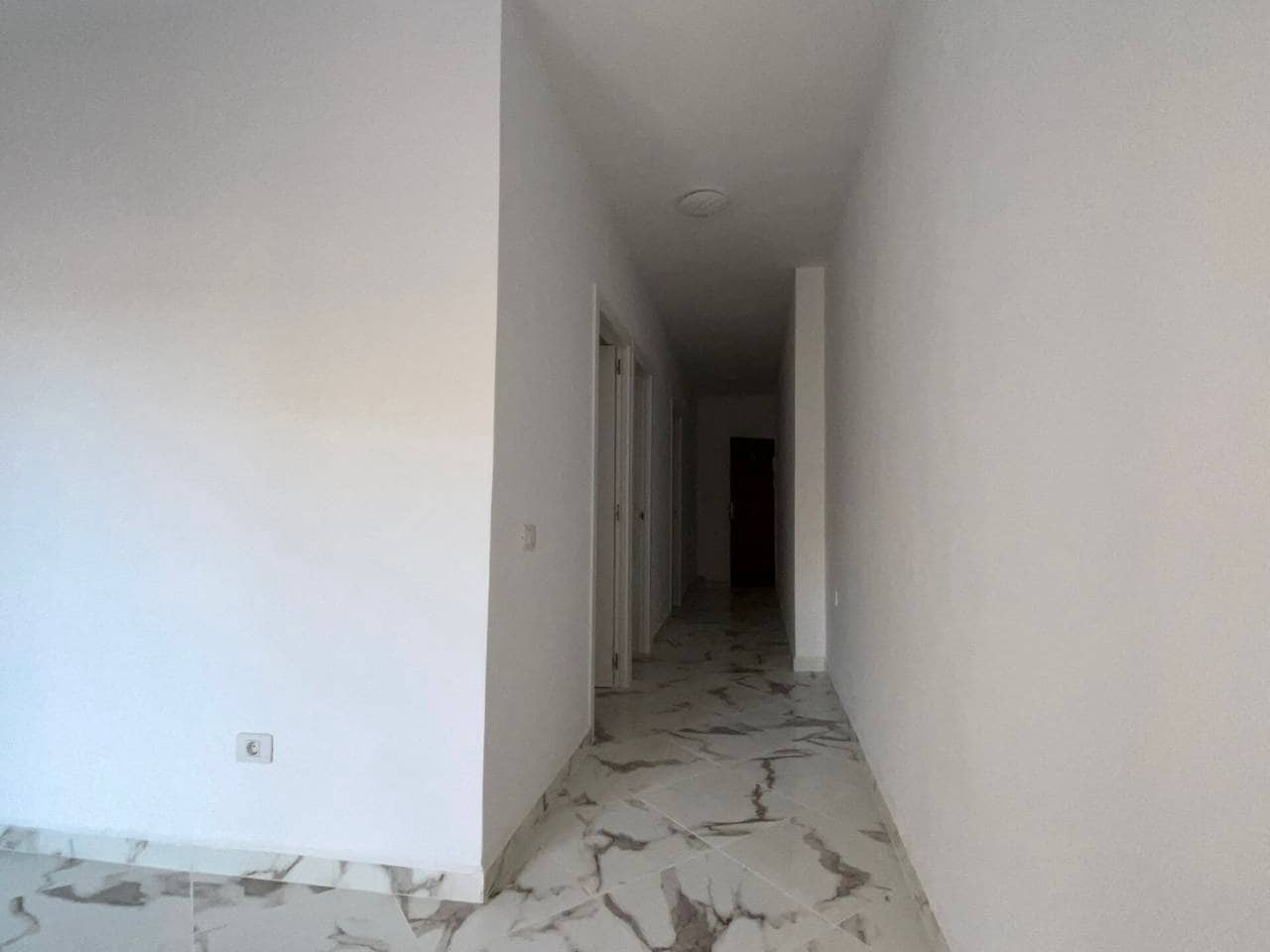 2 bedroom Flat for sale in Arona - € 137,000 (Ref: 9401615)