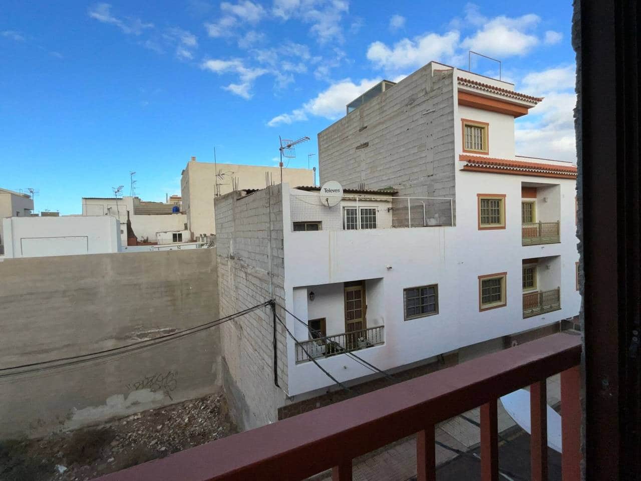 2 bedroom Flat for sale in Arona - € 137,000 (Ref: 9401615)