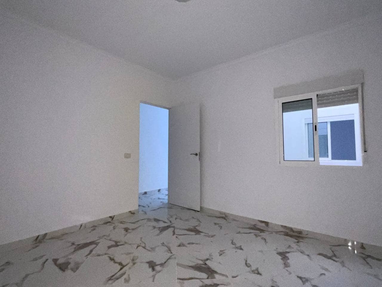 2 bedroom Flat for sale in Arona - € 137,000 (Ref: 9401615)