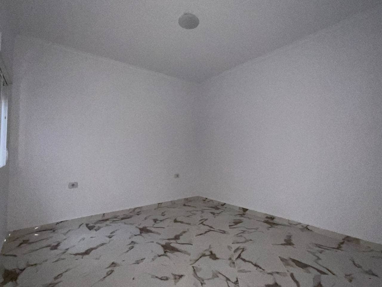 2 bedroom Flat for sale in Arona - € 137,000 (Ref: 9401615)