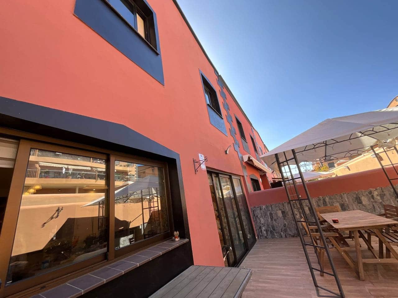 3 soverom Hus til salgs i Adeje med svømmebasseng garasje - € 575 000 (Ref: 9402750)