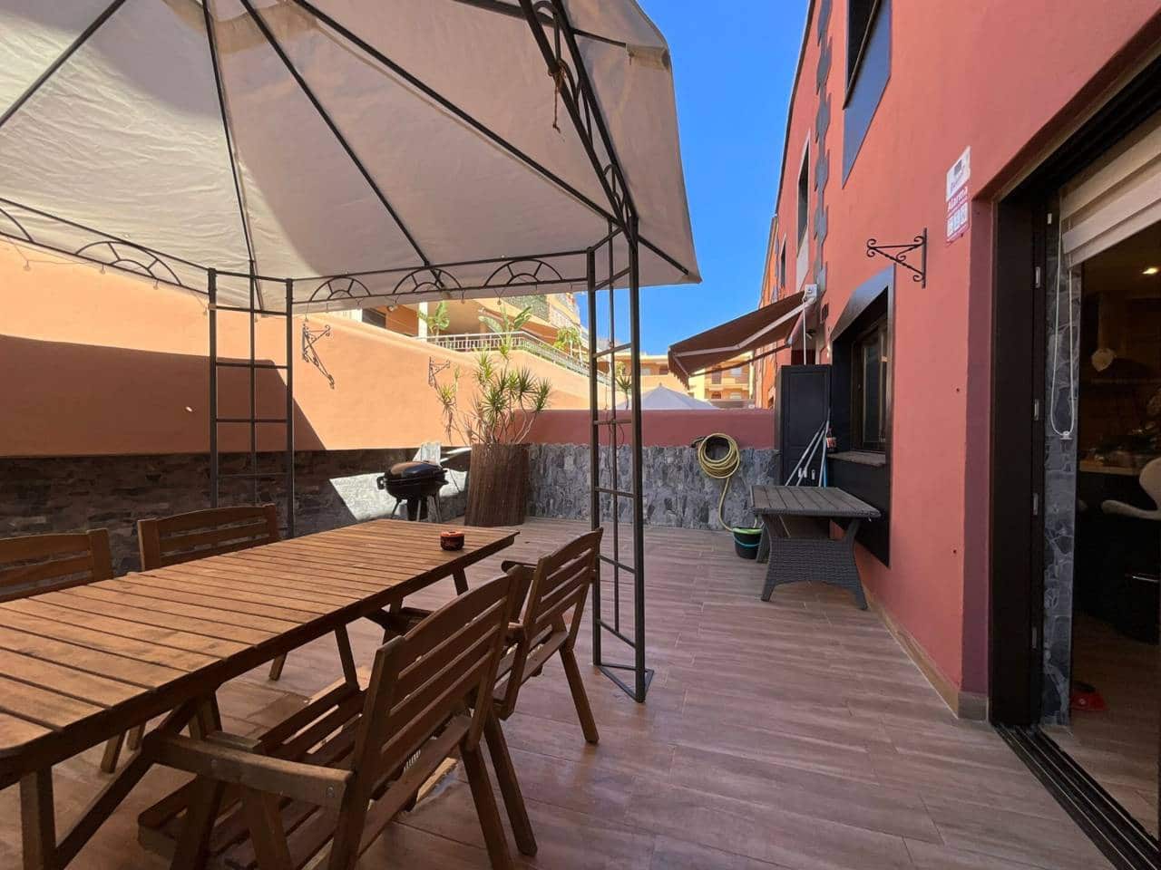 3 soverom Hus til salgs i Adeje med svømmebasseng garasje - € 575 000 (Ref: 9402750)