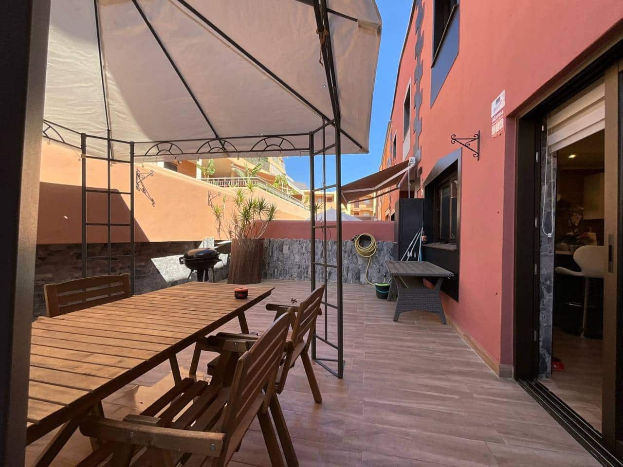 3 soverom Hus til salgs i Adeje med svømmebasseng garasje - € 575 000 (Ref: 9402750)