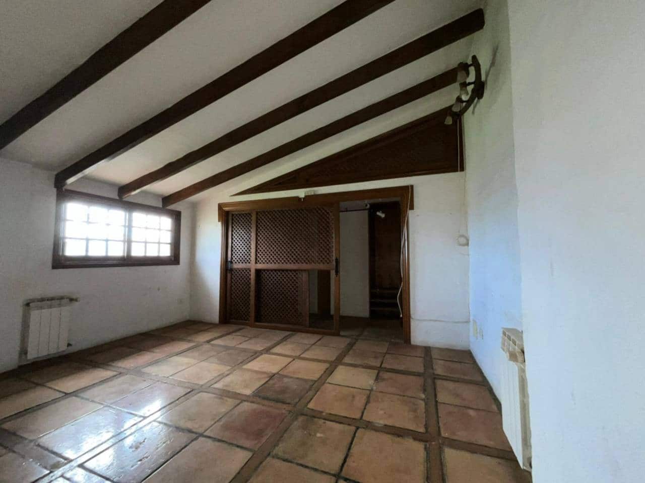 3 bedroom Villa for sale in Los Llanos de Aridane with garage - € 380,000 (Ref: 9460930)