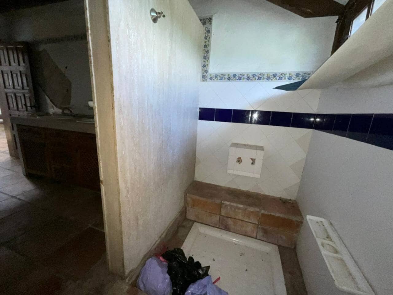 3 bedroom Villa for sale in Los Llanos de Aridane with garage - € 380,000 (Ref: 9460930)