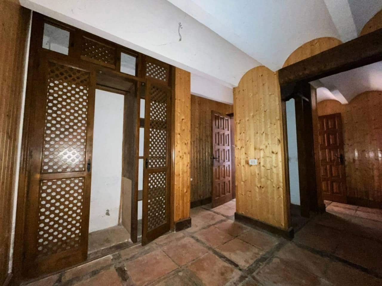 3 bedroom Villa for sale in Los Llanos de Aridane with garage - € 380,000 (Ref: 9460930)