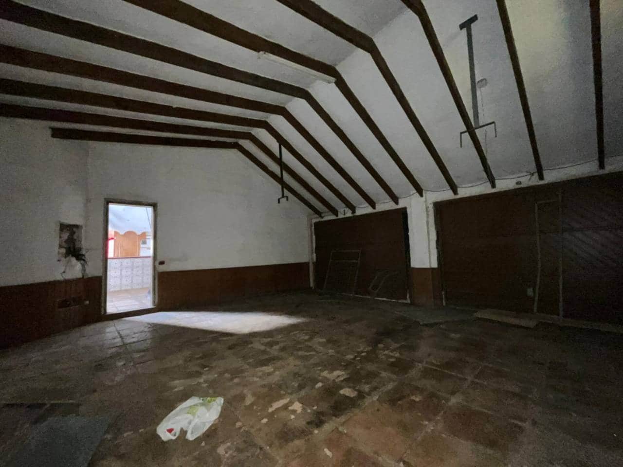 3 bedroom Villa for sale in Los Llanos de Aridane with garage - € 380,000 (Ref: 9460930)