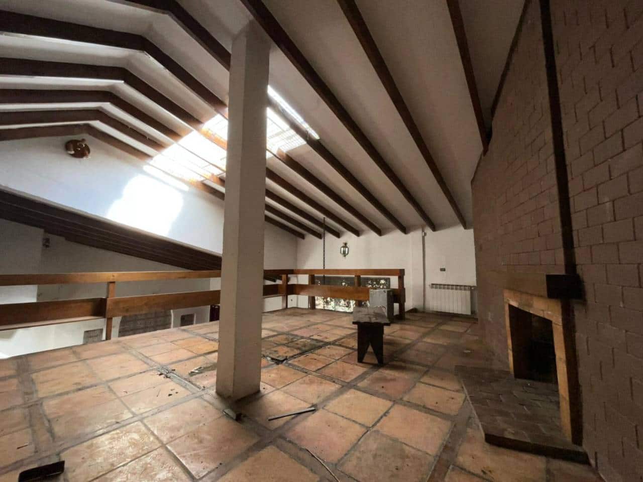 3 bedroom Villa for sale in Los Llanos de Aridane with garage - € 380,000 (Ref: 9460930)