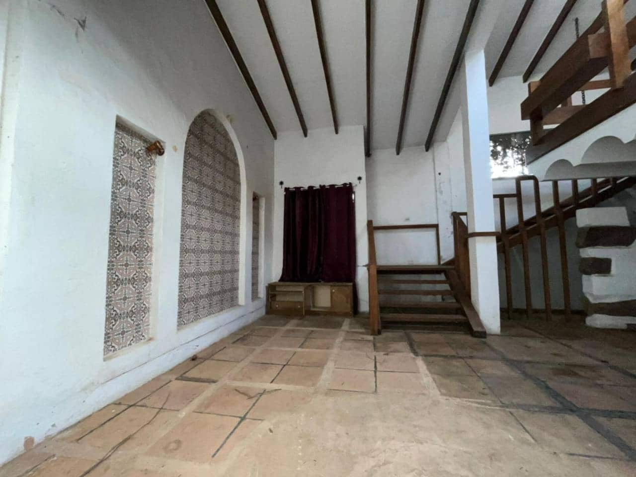 3 bedroom Villa for sale in Los Llanos de Aridane with garage - € 380,000 (Ref: 9460930)