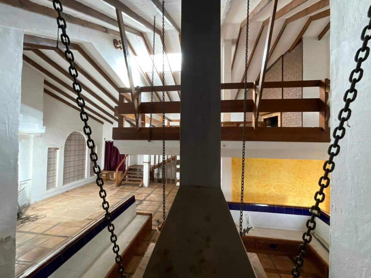 3 bedroom Villa for sale in Los Llanos de Aridane with garage - € 380,000 (Ref: 9460930)