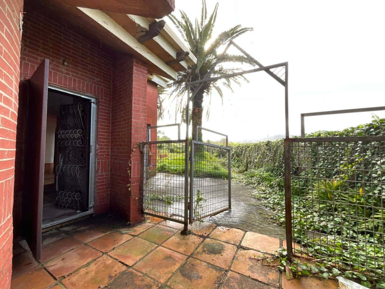 3 bedroom Villa for sale in Los Llanos de Aridane with garage - € 380,000 (Ref: 9460930)