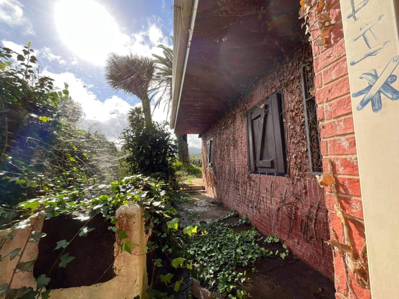 3 bedroom Villa for sale in Los Llanos de Aridane with garage - € 380,000 (Ref: 9460930)