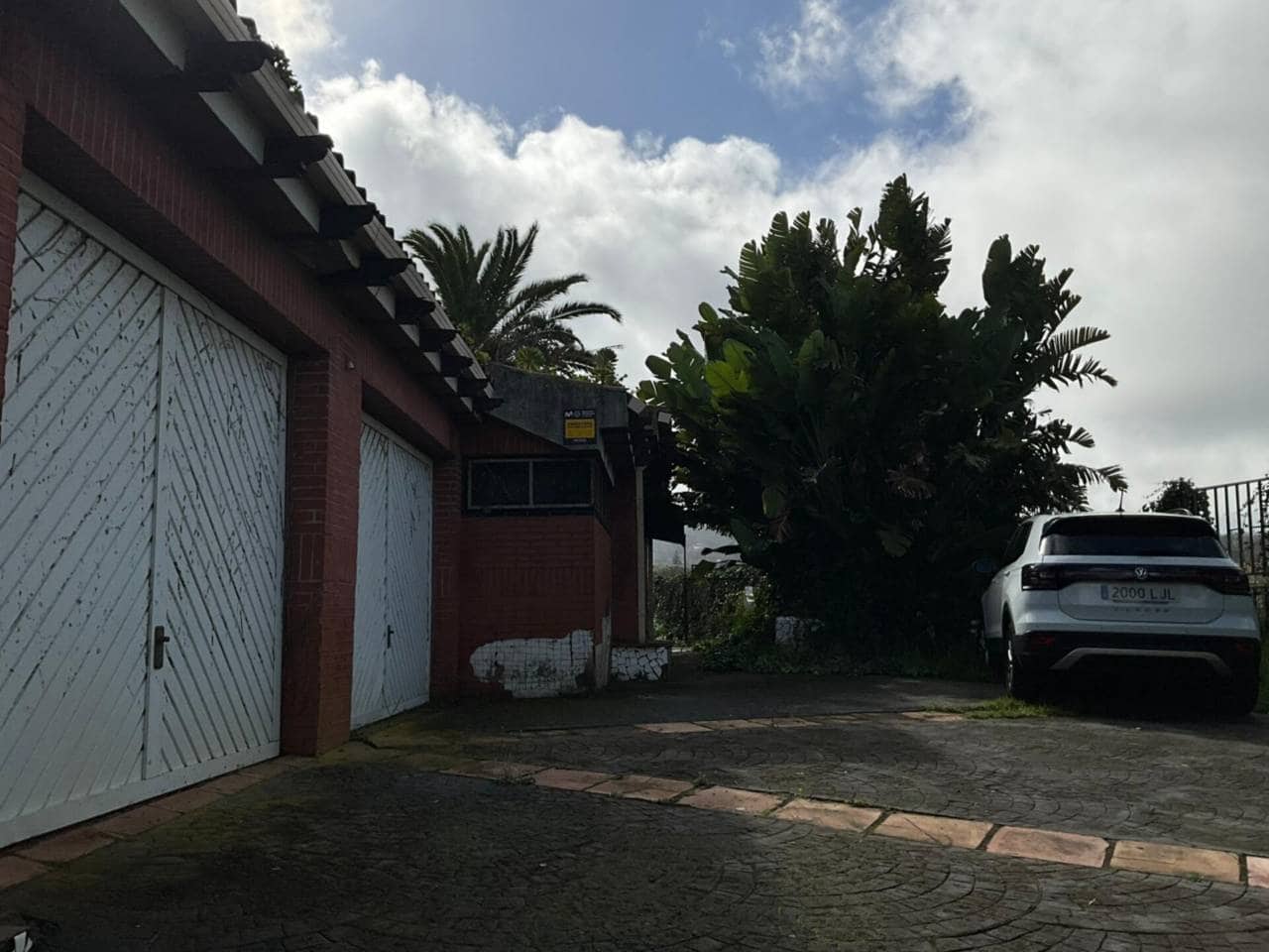 3 bedroom Villa for sale in Los Llanos de Aridane with garage - € 380,000 (Ref: 9460930)