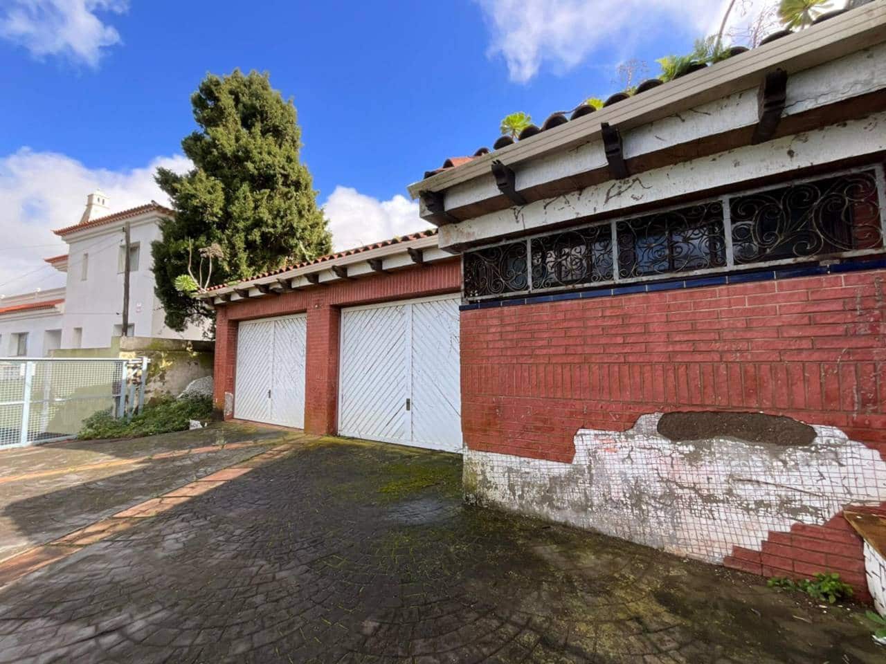 3 bedroom Villa for sale in Los Llanos de Aridane with garage - € 380,000 (Ref: 9460930)