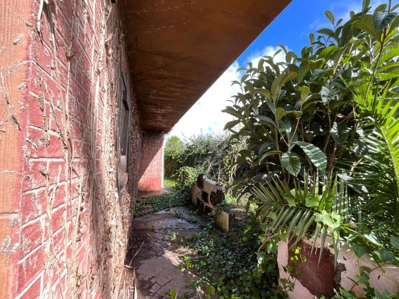 3 bedroom Villa for sale in Los Llanos de Aridane with garage - € 380,000 (Ref: 9460930)