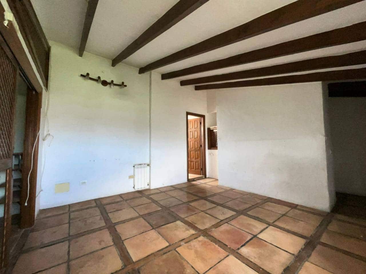 3 bedroom Villa for sale in Los Llanos de Aridane with garage - € 380,000 (Ref: 9460930)