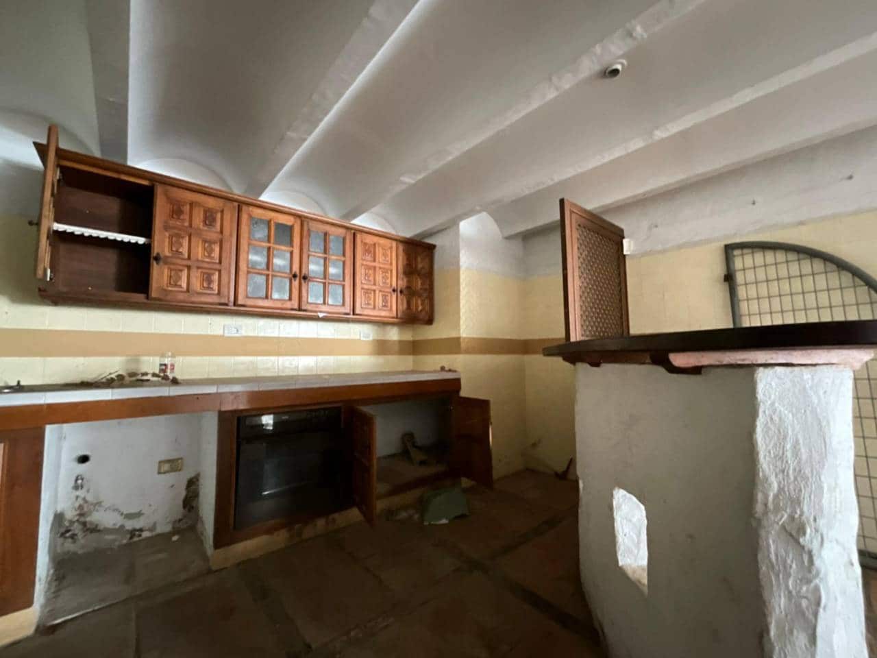 3 bedroom Villa for sale in Los Llanos de Aridane with garage - € 380,000 (Ref: 9460930)