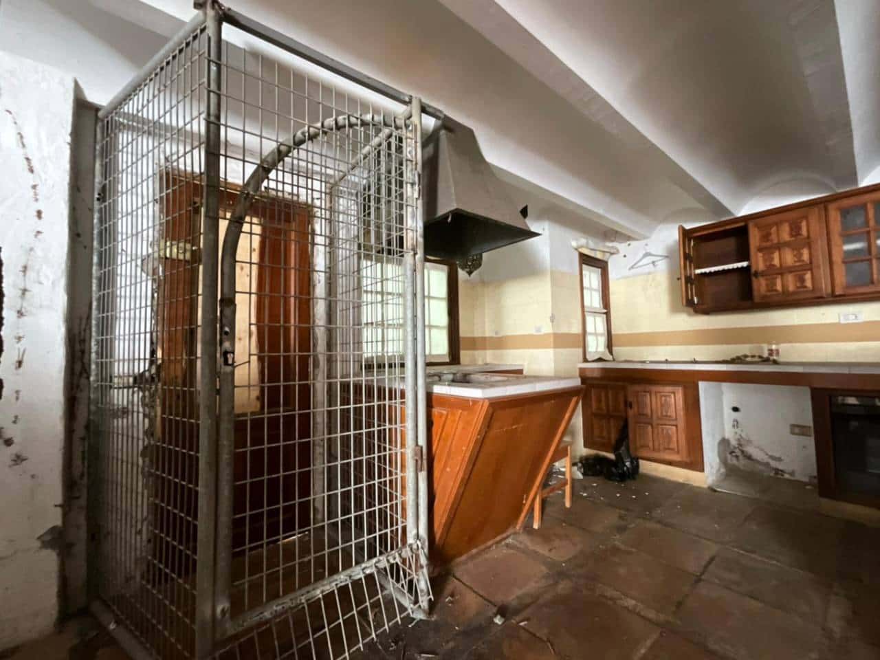 3 bedroom Villa for sale in Los Llanos de Aridane with garage - € 380,000 (Ref: 9460930)