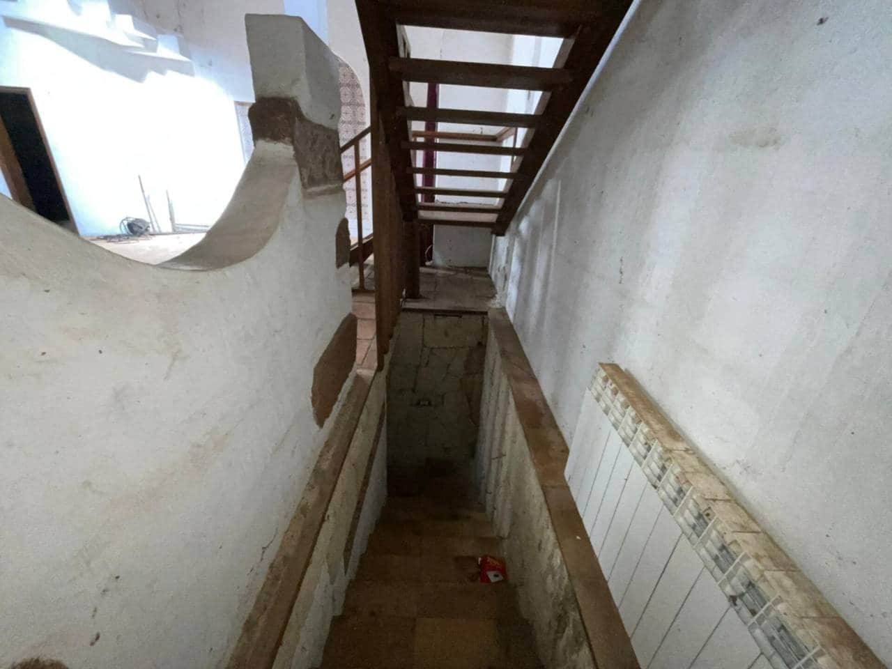 3 bedroom Villa for sale in Los Llanos de Aridane with garage - € 380,000 (Ref: 9460930)