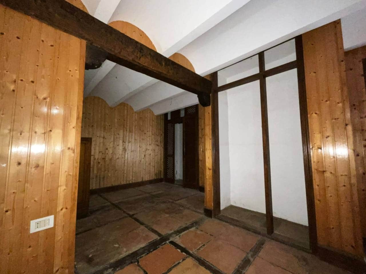 3 bedroom Villa for sale in Los Llanos de Aridane with garage - € 380,000 (Ref: 9460930)