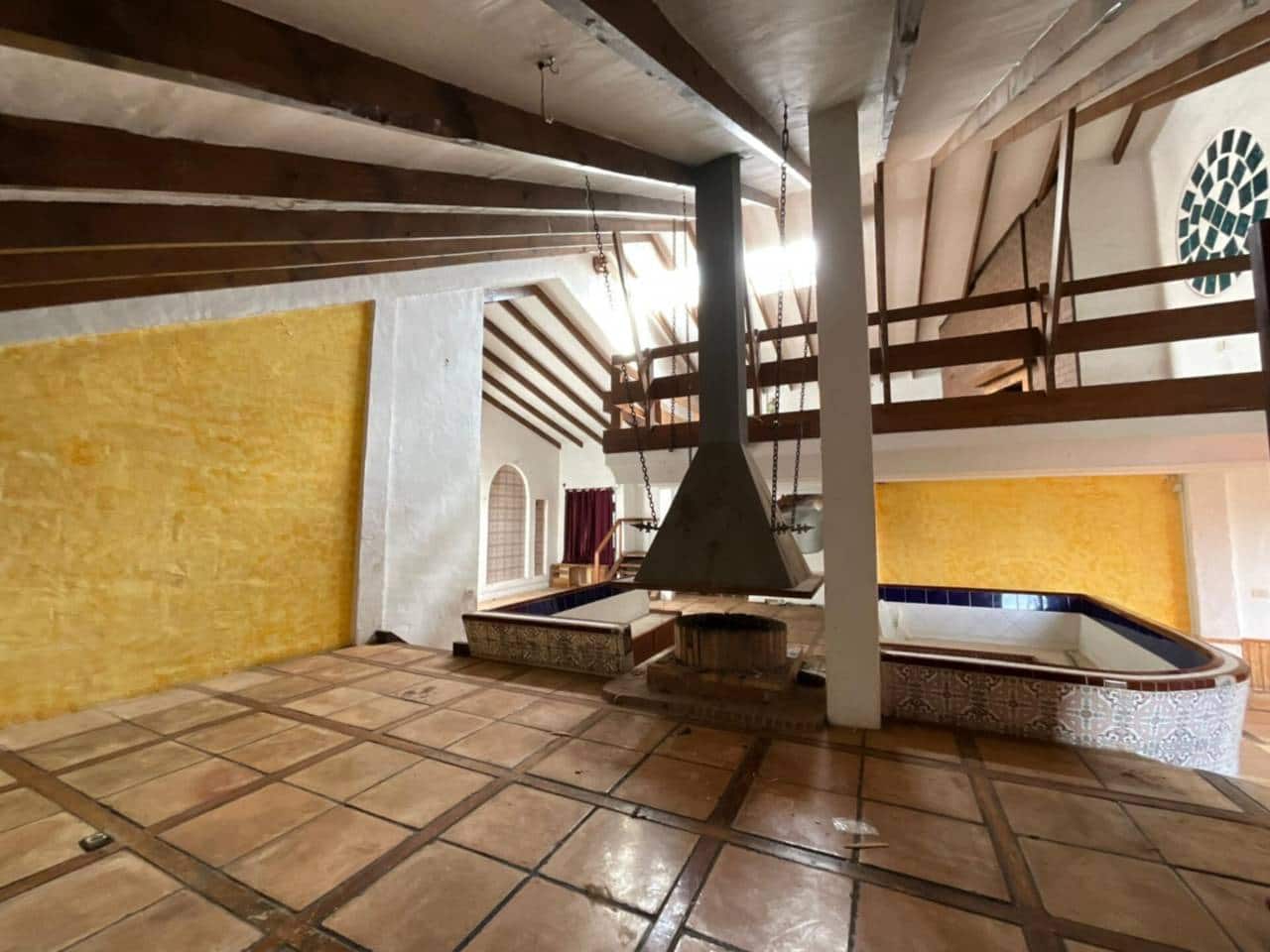 3 bedroom Villa for sale in Los Llanos de Aridane with garage - € 380,000 (Ref: 9460930)