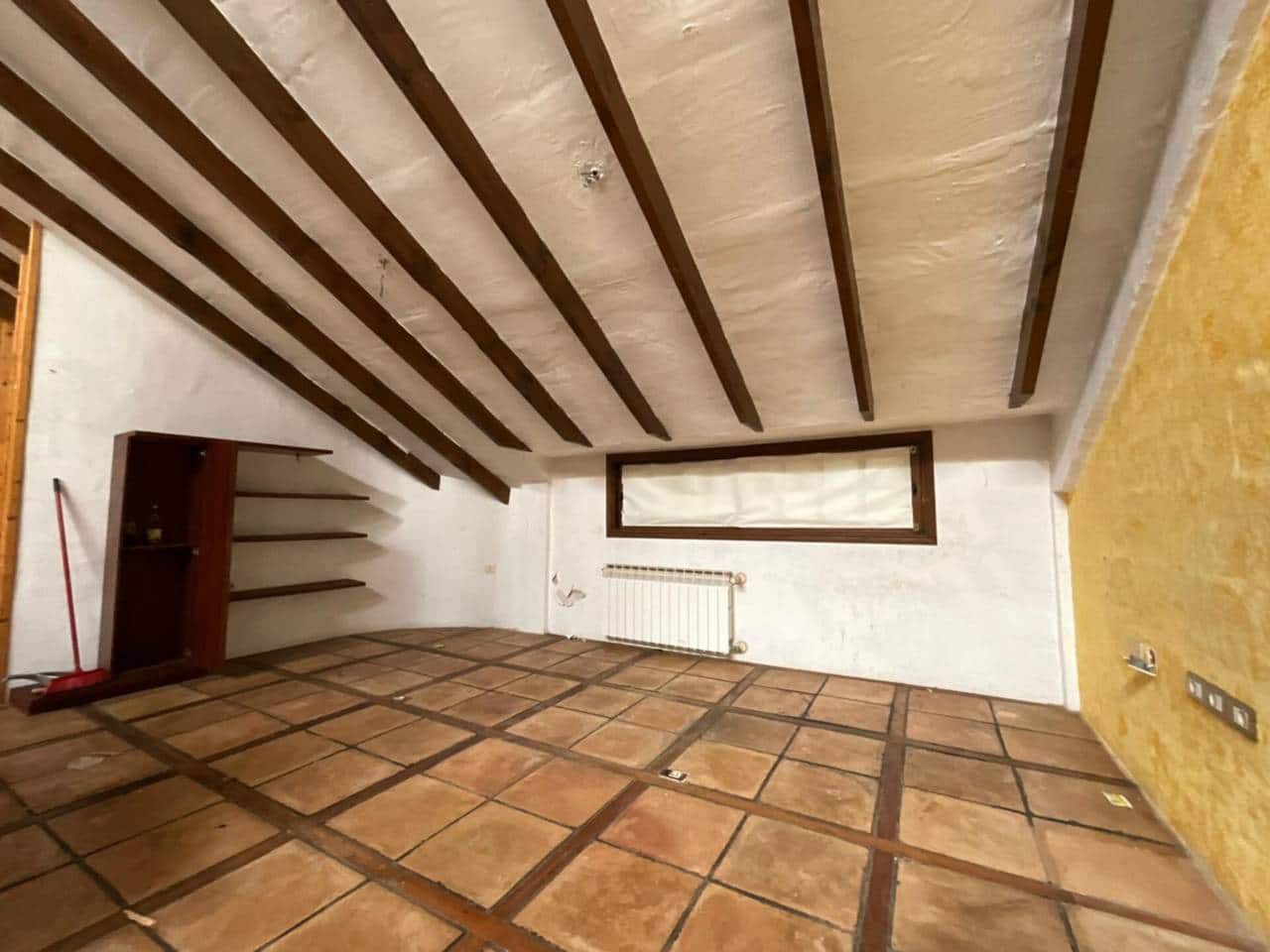 3 bedroom Villa for sale in Los Llanos de Aridane with garage - € 380,000 (Ref: 9460930)