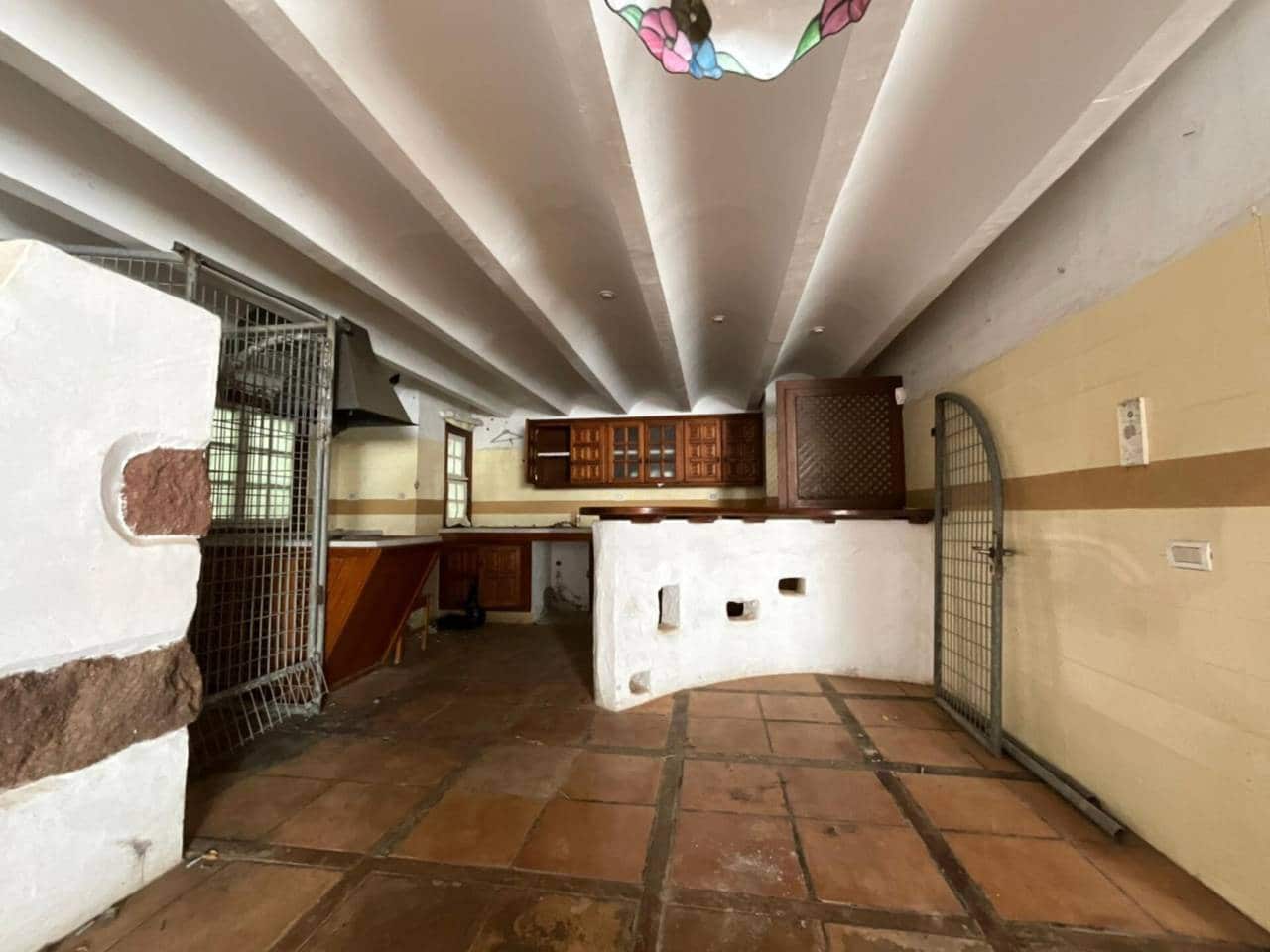 3 bedroom Villa for sale in Los Llanos de Aridane with garage - € 380,000 (Ref: 9460930)