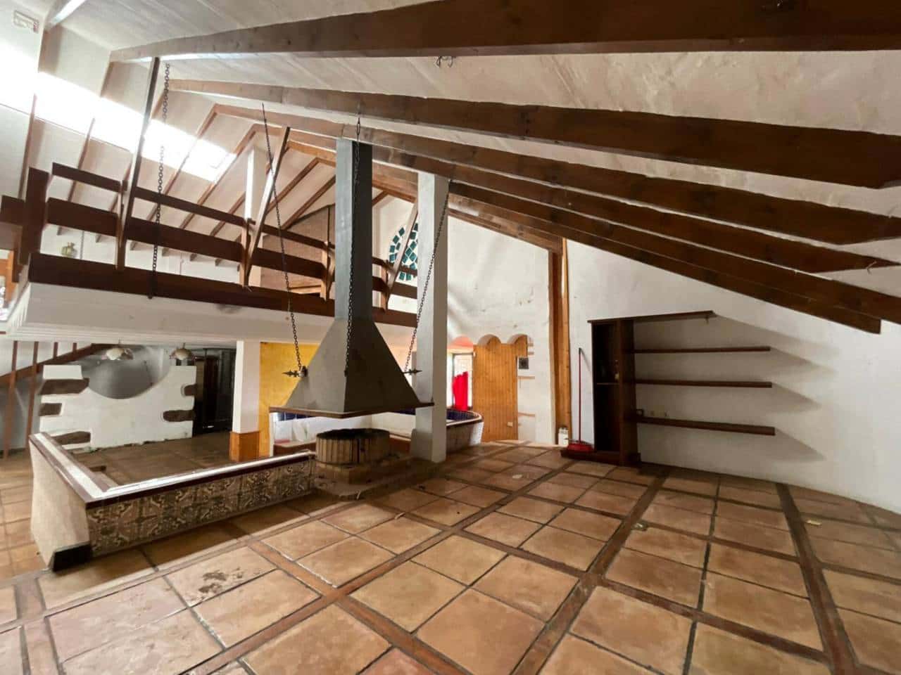 3 bedroom Villa for sale in Los Llanos de Aridane with garage - € 380,000 (Ref: 9460930)