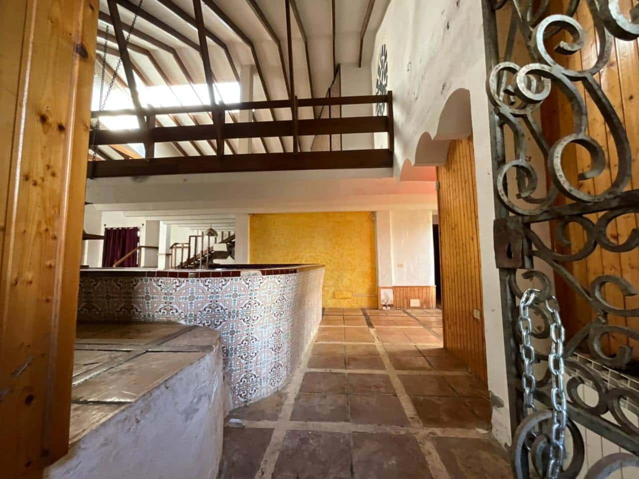 3 bedroom Villa for sale in Los Llanos de Aridane with garage - € 380,000 (Ref: 9460930)