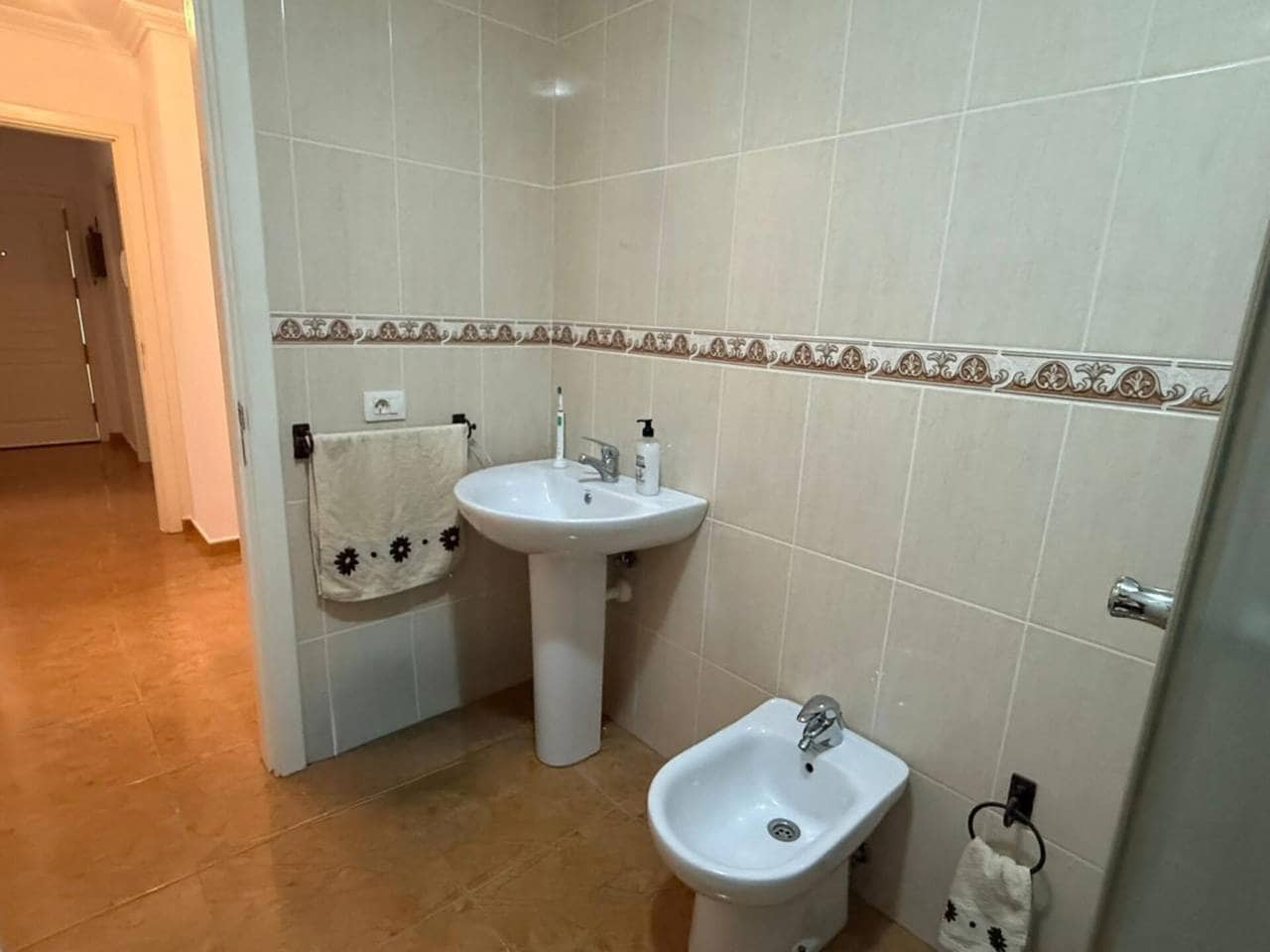 3 bedroom Flat for sale in Granadilla de Abona with garage - € 228,000 (Ref: 9485497)