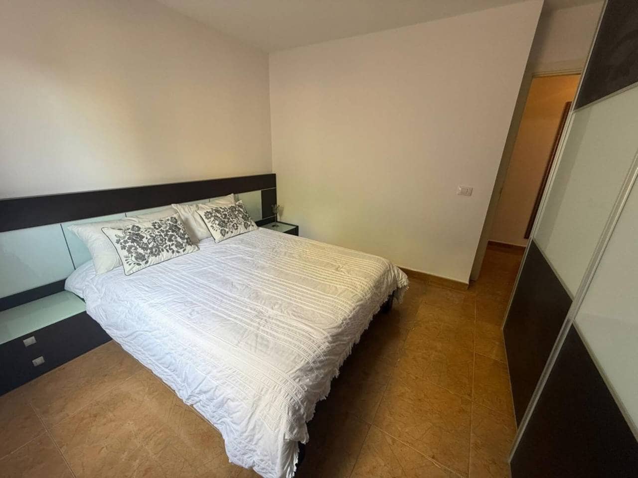 3 bedroom Flat for sale in Granadilla de Abona with garage - € 228,000 (Ref: 9485497)