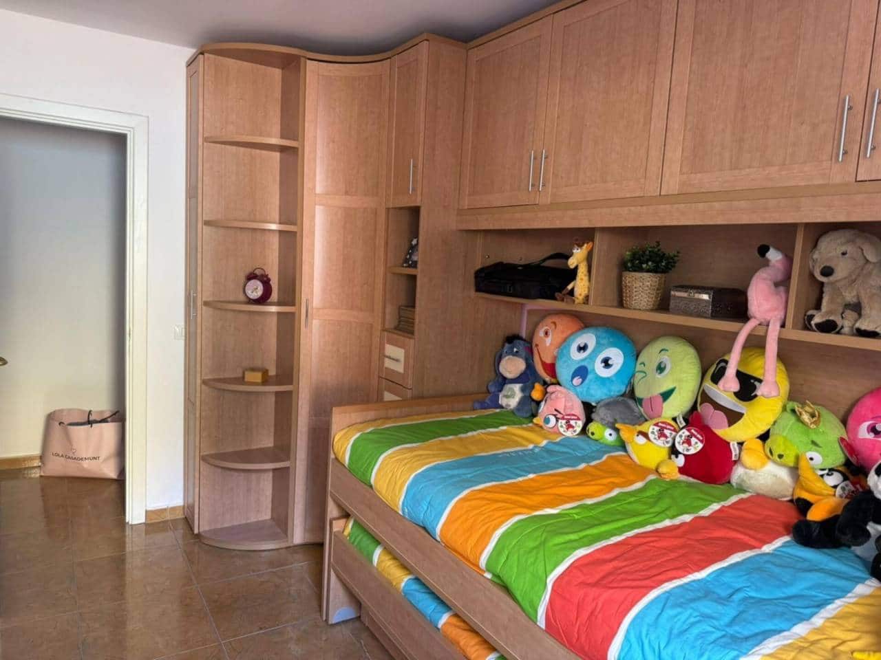 3 bedroom Flat for sale in Granadilla de Abona with garage - € 228,000 (Ref: 9485497)