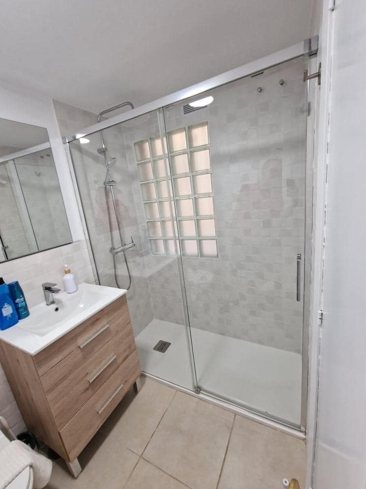 3 bedroom Flat for sale in El Medano with garage - € 380,000 (Ref: 9603590)