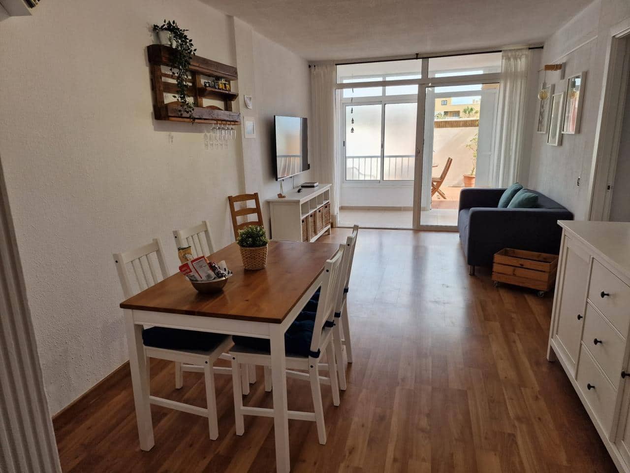 3 bedroom Flat for sale in El Medano with garage - € 380,000 (Ref: 9603590)