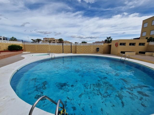 3 soverom Leilighet til salgs i El Medano, Granadilla de Abona med garasje - € 380 000 (Ref: 9603590)