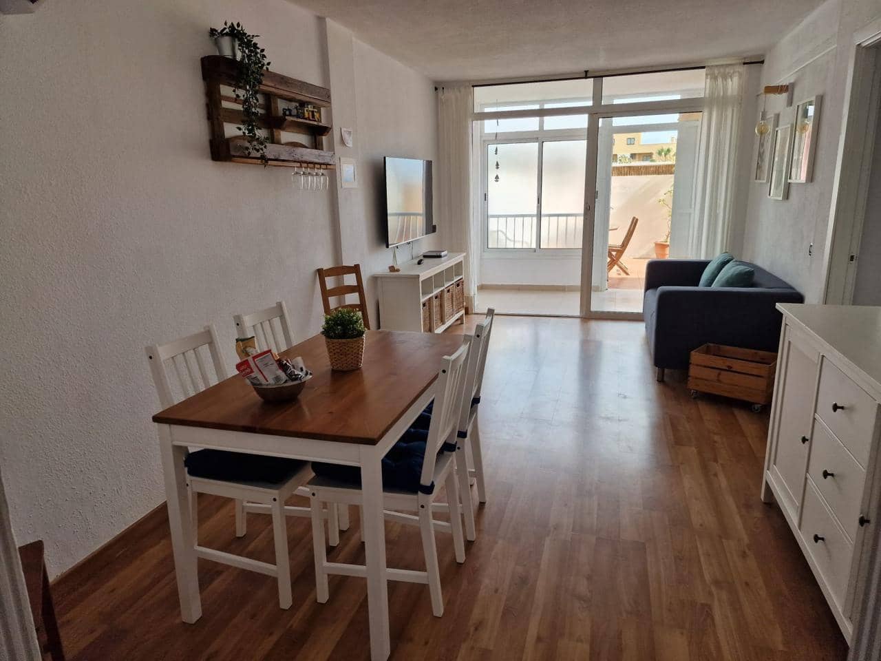 3 bedroom Flat for sale in El Medano with garage - € 380,000 (Ref: 9603590)