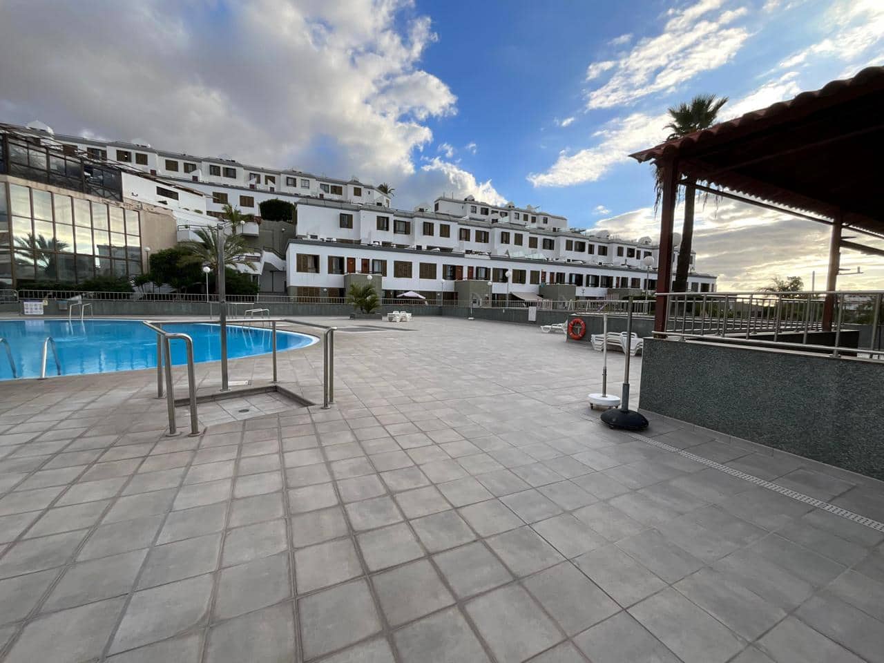 Flat te koop in Costa Adeje met garage - € 180.000 (Ref: 9603591)