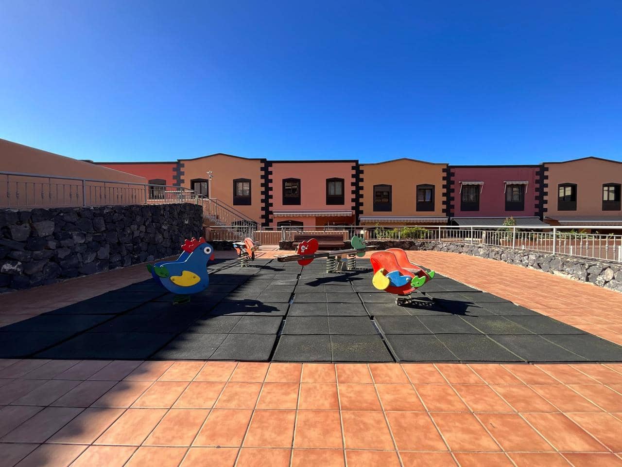 3 bedroom Villa for sale in Adeje with pool garage - € 780,000 (Ref: 9607063)