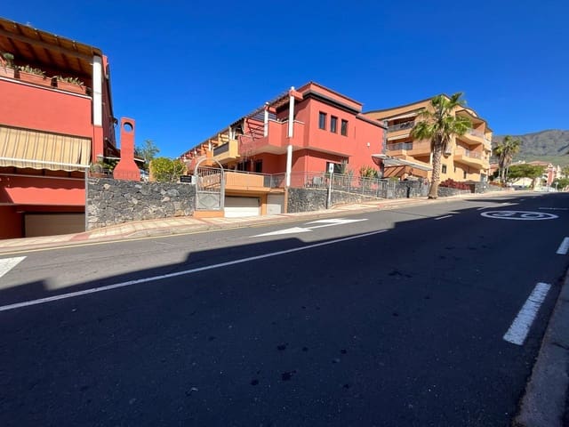 Chalet de 3 habitaciones en Casco Urbano, Adeje en venta con piscina garaje - 780.000 € (Ref: 9607063)