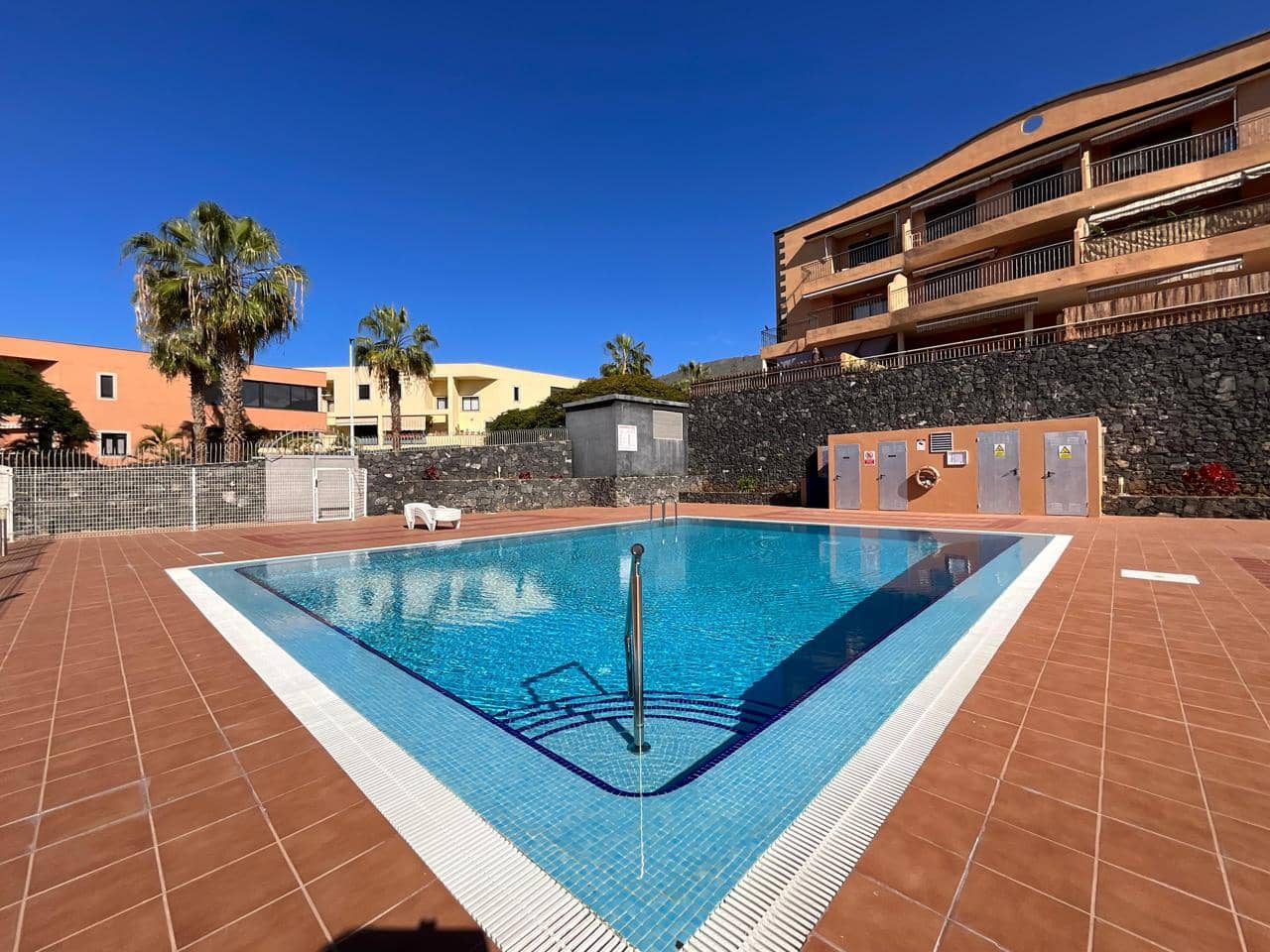 3 bedroom Villa for sale in Adeje with pool garage - € 780,000 (Ref: 9607063)