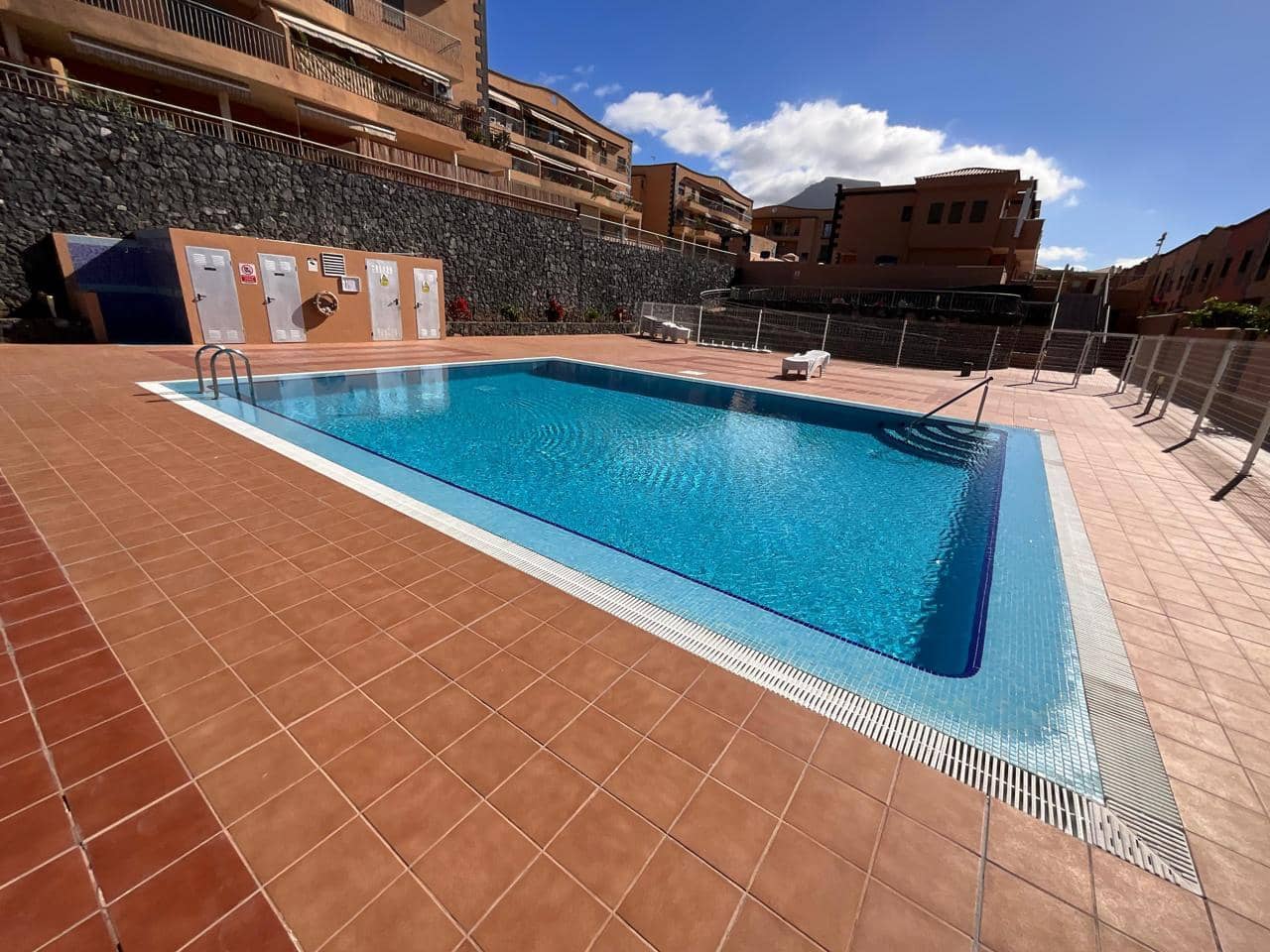 3 bedroom Villa for sale in Adeje with pool garage - € 780,000 (Ref: 9607063)