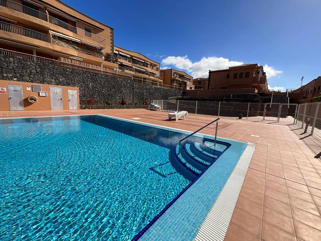 3 bedroom Villa for sale in Adeje with pool garage - € 780,000 (Ref: 9607063)